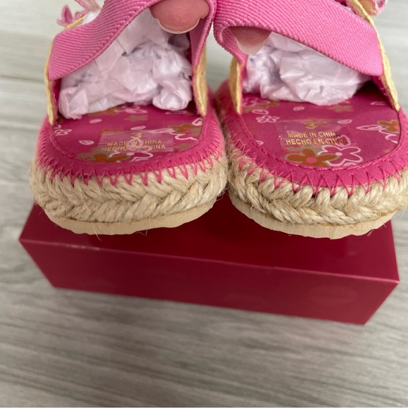 ❗️GOING SOON❗️NWOT Baby Girl’s Straw Sandals with Flower Appliqués - Size 3 - Picture 6 of 12